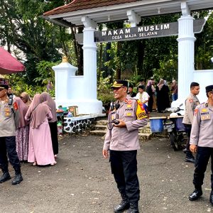 Potret-Pengamanan-Polres-Majalengka-di-Ziarah-Akbar-Makam-Embah-Demang-Lamuju