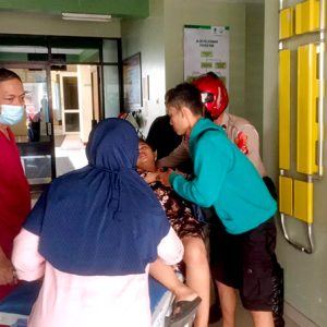 Terjang-Macet-Demi-Ibu-Melahirkan